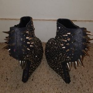 rhinestones embellished heel less platforms 7.5